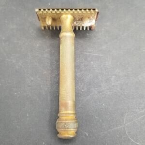 Gillette Vintage Double Blade Shaver Razor Brass TONSORIAL USA Dome Top 3.5"Top